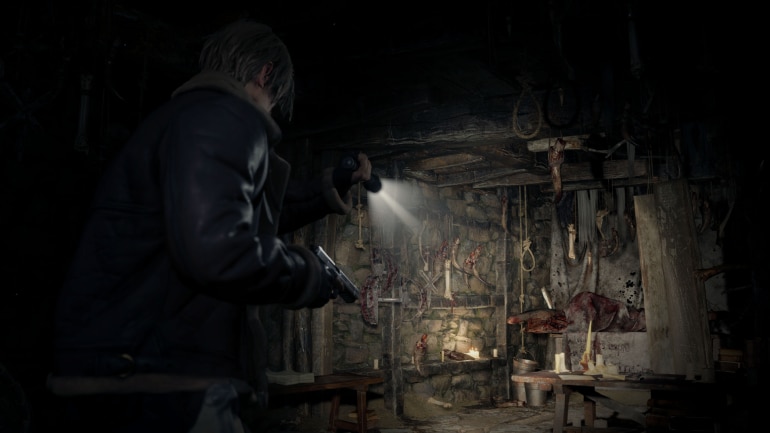 Resident Evil 4 Remake vs. RE8 Village - Physics & Details Comparison 