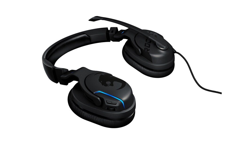 Amazon Com Roccat Khan Aimo 7 1 Surround Gaming Headset Hi Res Sound Usb Aimo Led Illumination Mutable Real Voice Microphone Black Computers Accessories