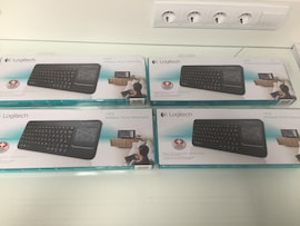 LOGITECH Wireless Touch Keyboard K400 (Swiss Layout)